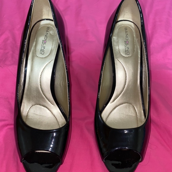 Bandolino B• Flexible Open Toe Platform Heels - Picture 2 of 6